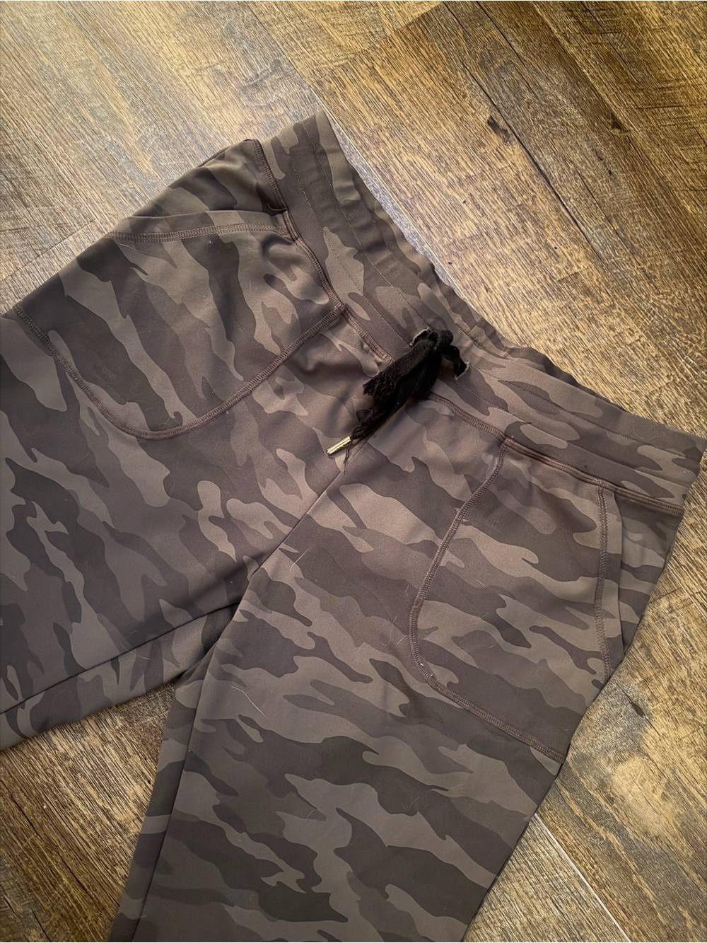 ZYIA Women’s Gray Camo Drawstring Joggers